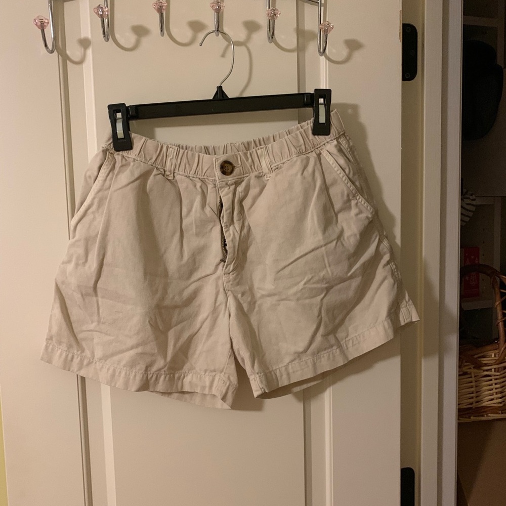 Men’s khaki chubbies size medium